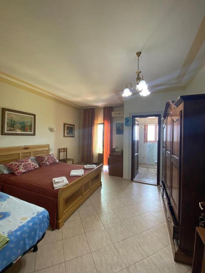 Hotel "San Saena " Radhime Luaran gambar