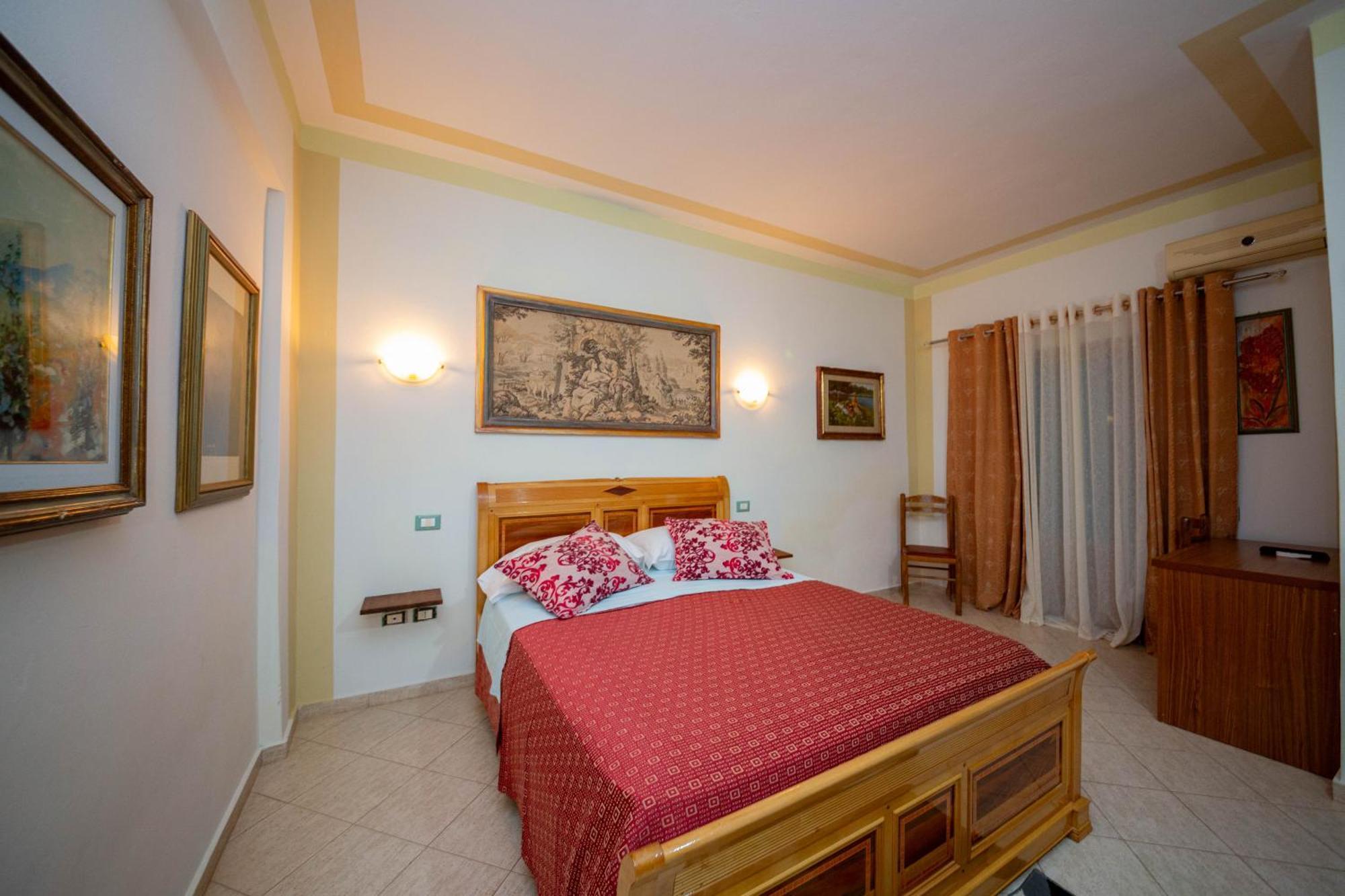 Hotel "San Saena " Radhime Luaran gambar