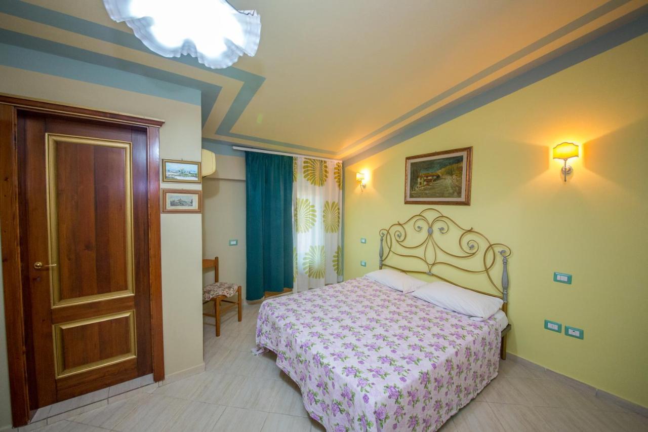 Hotel "San Saena " Radhime Luaran gambar