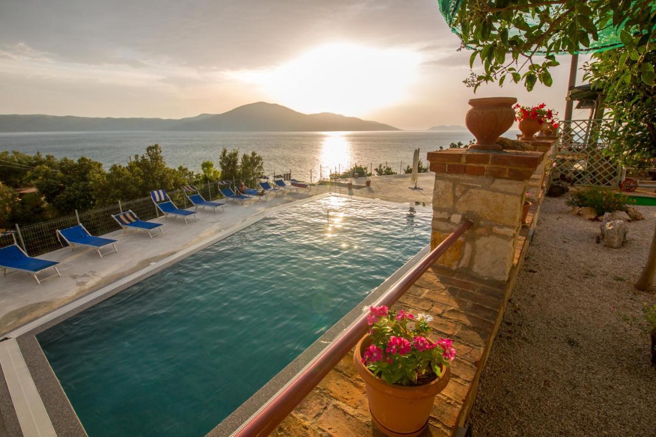 Hotel "San Saena " Radhime Luaran gambar