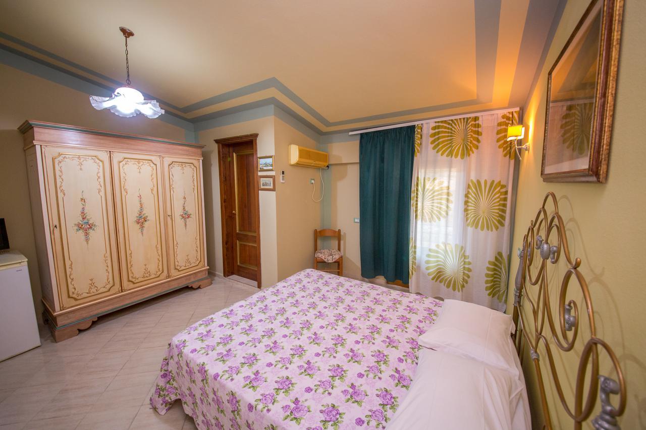 Hotel "San Saena " Radhime Luaran gambar